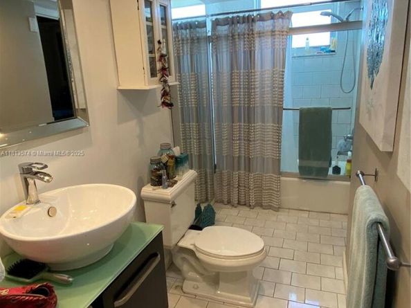 6900 Bay Dr 10D, Miami Beach FL 33141
