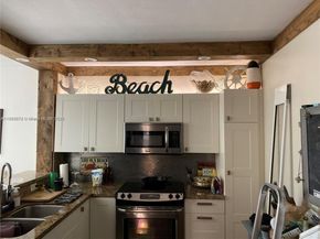 6900 Bay Dr 10D, Miami Beach FL 33141