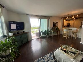 6900 Bay Dr 10D, Miami Beach FL 33141
