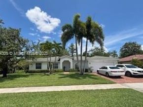 126 Chestnut Cir, Royal Palm Beach FL 33411