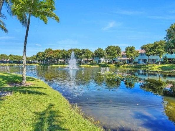 1942 Alamanda Way, Riviera Beach FL 33404