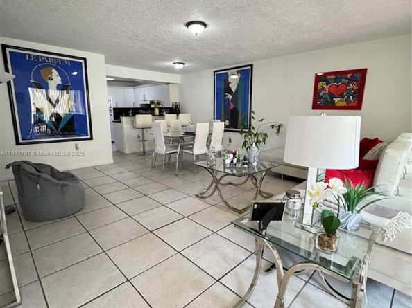 15480 SW 82nd Ln 228, Miami FL 33193