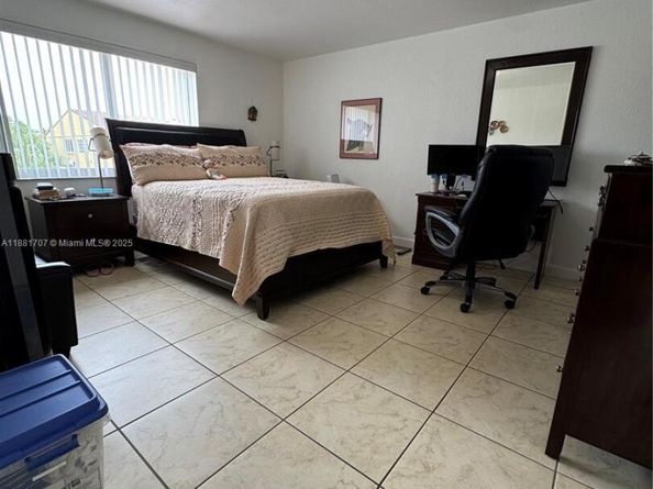 15480 SW 82nd Ln 228, Miami FL 33193