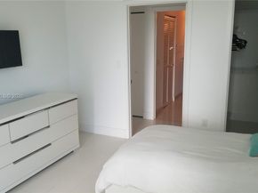 1111 SW 1st Ave 3516N, Miami FL 33130