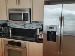 1111 SW 1st Ave 3516N, Miami FL 33130