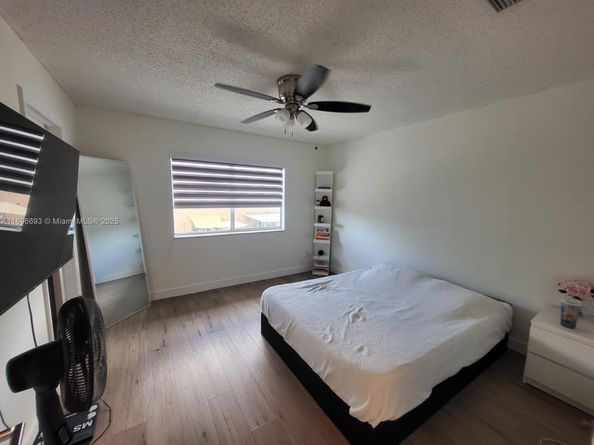 13906 SW 173rd Ter 13906, Miami FL 33177