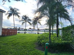 13906 SW 173rd Ter 13906, Miami FL 33177
