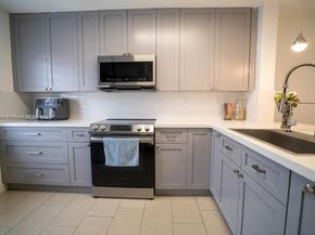 13906 SW 173rd Ter 13906, Miami FL 33177