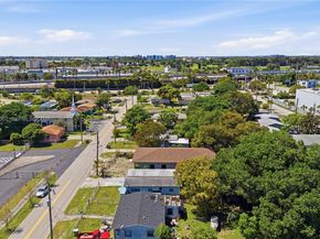 1017 NW 8th St, Hallandale Beach FL 33009