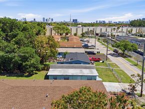 1017 NW 8th St, Hallandale Beach FL 33009