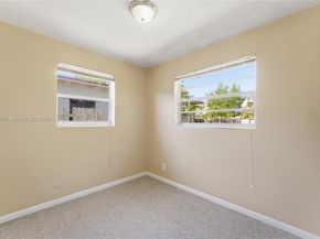 1017 NW 8th St, Hallandale Beach FL 33009