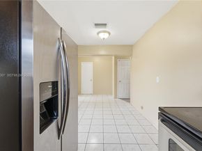 1017 NW 8th St, Hallandale Beach FL 33009