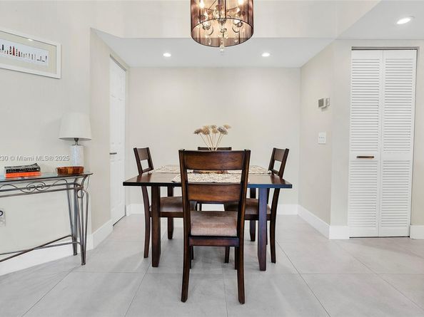 2009 SE 10th Ave 322, Fort Lauderdale FL 33316