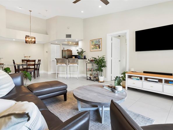 2009 SE 10th Ave 322, Fort Lauderdale FL 33316