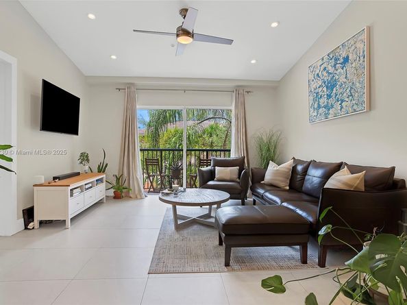 2009 SE 10th Ave 322, Fort Lauderdale FL 33316