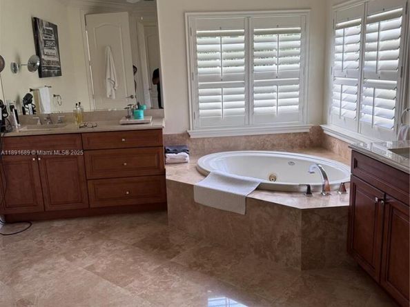 5565 NE Trieste Way, Boca Raton FL 33487