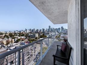 900 SW 8th St 1208, Miami FL 33130