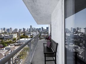 900 SW 8th St 1208, Miami FL 33130