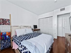 900 SW 8th St 1208, Miami FL 33130