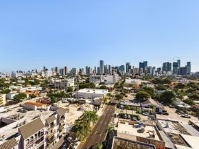 900 SW 8th St 1208, Miami FL 33130