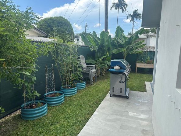 7310 SW 31st St, Miami FL 33155