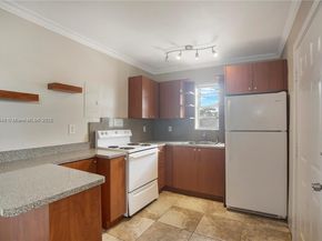 1020 SW 7th St 9, Miami FL 33130