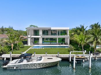 493 Holiday Dr