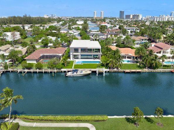 493 Holiday Dr, Hallandale Beach FL 33009