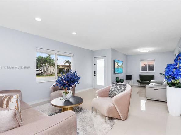 2670 SW 119th Ct, Miami FL 33175