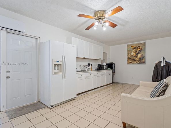 13 NW 108th Ct, Miami FL 33172