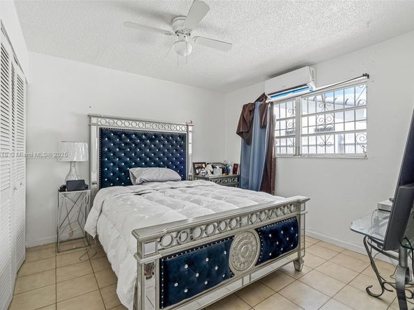 13 NW 108th Ct, Miami FL 33172