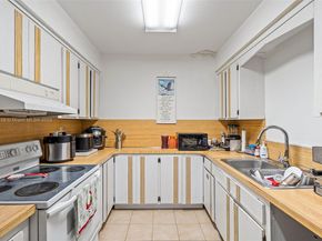 13 NW 108th Ct, Miami FL 33172