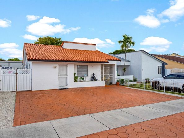 13 NW 108th Ct, Miami FL 33172