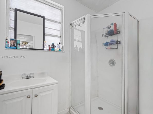 13 NW 108th Ct, Miami FL 33172