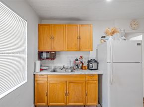 13 NW 108th Ct, Miami FL 33172