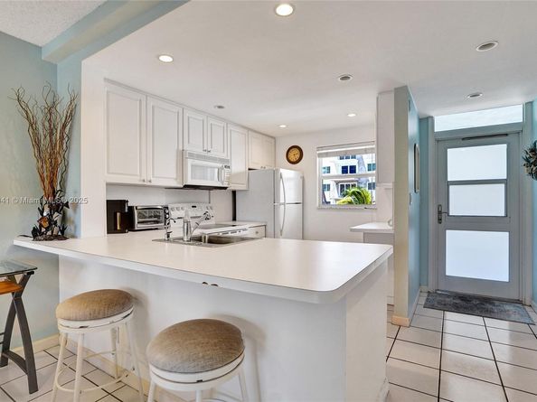 1770 S Ocean Blvd 203, Lauderdale By The Sea FL 33062