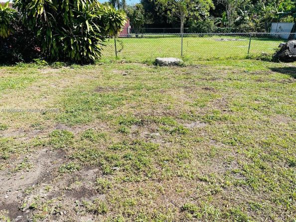 1400 NE 148th St, Miami FL 33161