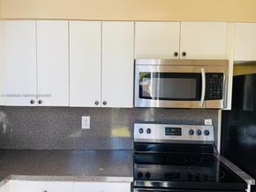 1400 NE 148th St, Miami FL 33161