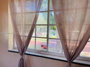 1400 NE 148th St, Miami FL 33161