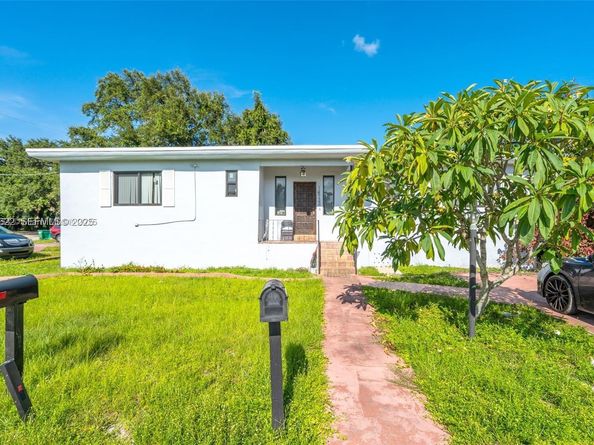 1400 NE 148th St, Miami FL 33161