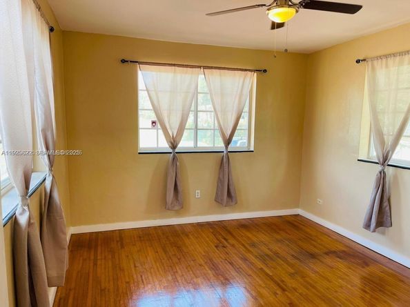 1400 NE 148th St, Miami FL 33161