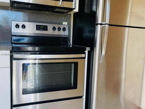 1400 NE 148th St, Miami FL 33161