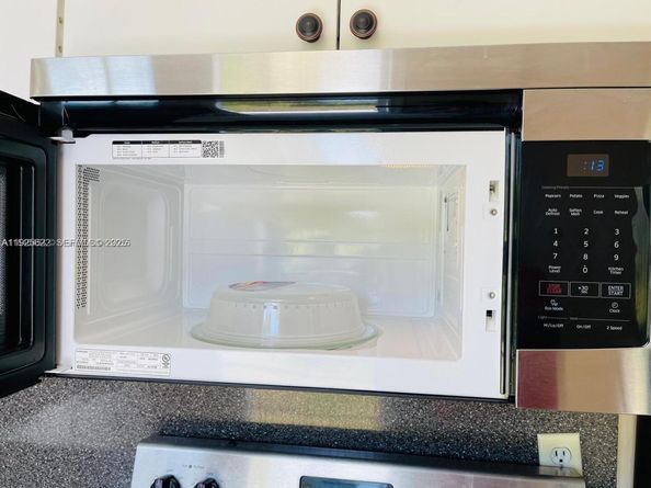 1400 NE 148th St, Miami FL 33161