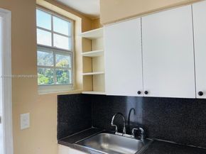 1400 NE 148th St, Miami FL 33161