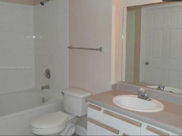 160 SW 117th Ter 6102, Pembroke Pines FL 33025