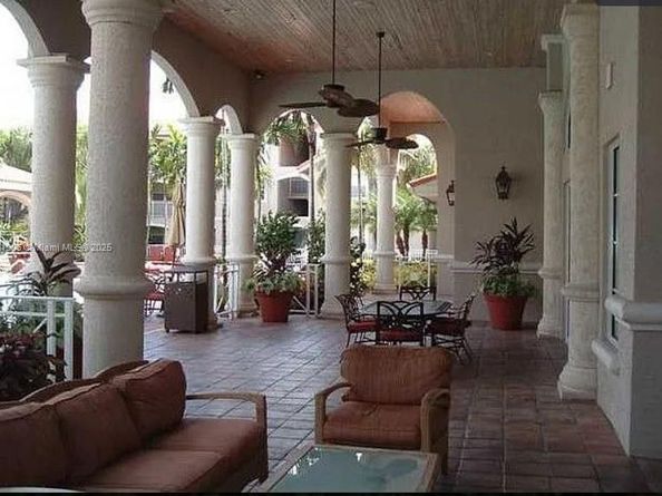160 SW 117th Ter 6102, Pembroke Pines FL 33025