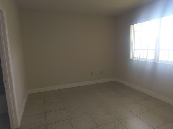 160 SW 117th Ter 6102, Pembroke Pines FL 33025