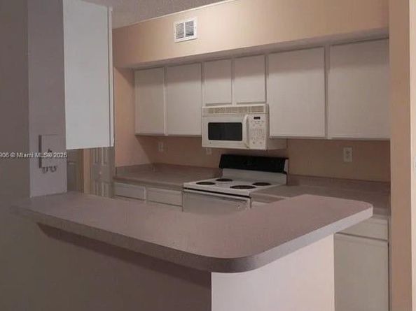 160 SW 117th Ter 6102, Pembroke Pines FL 33025