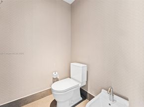 1100 Biscayne Blvd 4502, Miami FL 33132