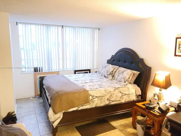 1400 Saint Charles Pl 215, Pembroke Pines FL 33026